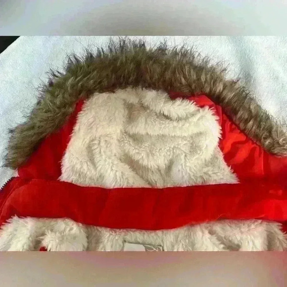 GreenTea Red Faux Fur Puffer Vest size Small - Picture 9 of 11